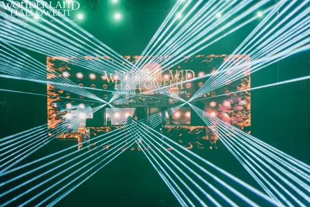 Lasery nad stage